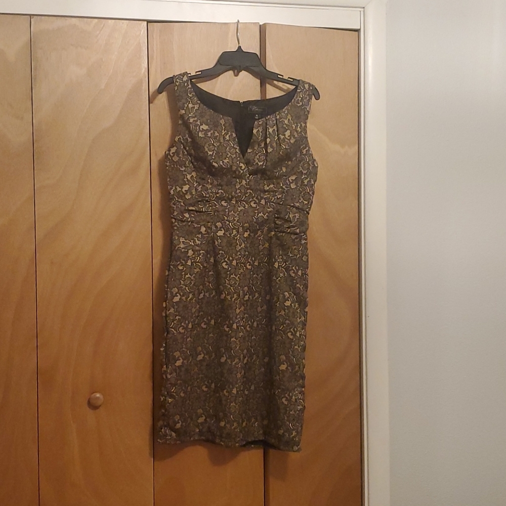 Dress - Picture 2 of 4